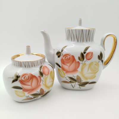 купить Набор из сервиза "Букет роз" (чайник и сахарница), форма "Чайка", автор росписи - Лебединская Л.И., автор формы - Семёнов В.Л., фарфор, роспись, золочение, Ленинградский фарфоровый завод (ЛФЗ), СССР, 1960-1986 гг.