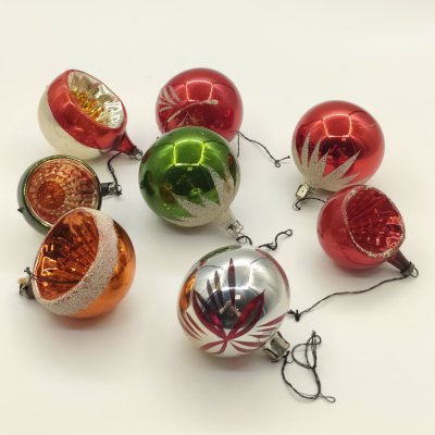 купить Набор из 8-ти ёлочных игрушек в форме шаров, стекло, краска, металл, СССР, 1970-1990 гг.