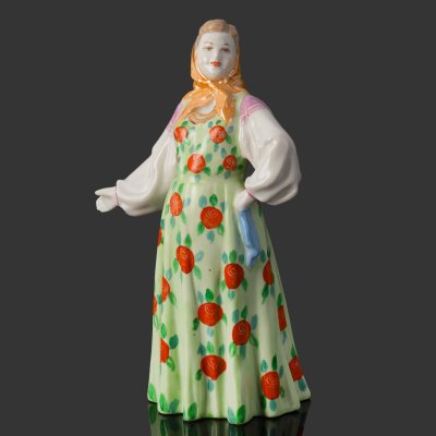 купить Статуэтка "Плясунья Даша", скульптор А.Д. Бржезицкая, фарфор, роспись, золочение, люстр, Дулевский фарфоровый завод (Дулёво), СССР, 1962 г.