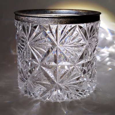 купить Конфетница (глубокая), украшенная орнаментальной окантовкой по борту, хрусталь, мельхиор, СССР, 1970-1980 гг.