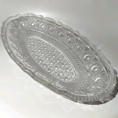 купить Блюдо сервировочное овальной формы со звездчатым декором, стекло, пресс, Россия, 1900-1940 гг.