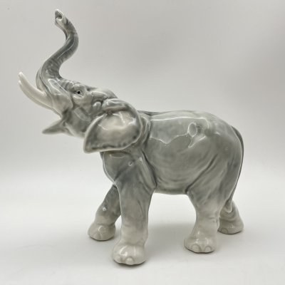 купить Статуэтка "Слон с поднятым хоботом вверх", фарфор, роспись, Gräfenthal (Графенталь), Германия, 1972-1990 гг.