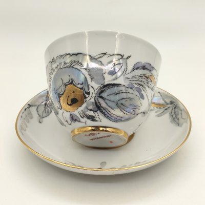 купить Чайная пара из сервиза "Жемчужный", автор формы "Весенняя" Яковлева С.Е., автор рисунка Семенова А.Н., фарфор, деколь, люстр, золочение, Ленинградский фарфоровый завод (ЛФЗ), СССР, 1970-1991 гг.