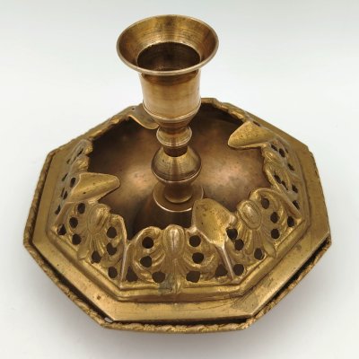 купить Подсвечник-пепельница с ажурным декором, на одну свечу, латунь, Индия, 1970-1990 гг.