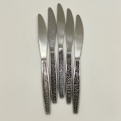 купить Набор столовых ножей на 5 персон, украшенных цветочным декором, сталь, Артель «Звезда», Беляйково, СССР, 1975-1991 гг.