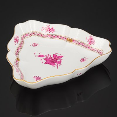 купить Блюдо сервировочное, выполненное в фирменном дизайне "Chinese Bouquet/Apponyi Purpur", фарфор, роспись, золочение, Herend (Херенд), Венгрия, 1960-1986 гг.