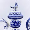 Купить Кумган, украшенный флористической росписью и рельефным декором, автор Осташкова С. С., исполнитель Симонов В. С., фарфор, Объединение «Гжель», СССР, 1972-1985 гг.