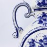 Купить Кумган, украшенный флористической росписью и рельефным декором, автор Осташкова С. С., исполнитель Симонов В. С., фарфор, Объединение «Гжель», СССР, 1972-1985 гг.