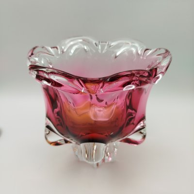 купить Ваза розово-оранжевого оттенка, автор Йозеф Господка (Josef Hospodka), стекло, гутная техника, Хршибский стекольный завод (Chřibská), Чехословакия, 1960-1970 гг.