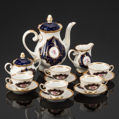 купить Сервиз кофейный в бело-синей гамме с цветочным декором в резервах, на 5 персон (13 предметов), фарфор, крытье кобальтом, деколь, золочение, Reichenbach (Райхенбах), ГДР, 1968-1990 гг.