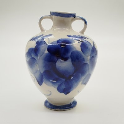 купить Вазочка с цветочным декором, фарфор, роспись, Речицкий фарфоровый завод (Гжель), СССР, 1970-1980 гг.