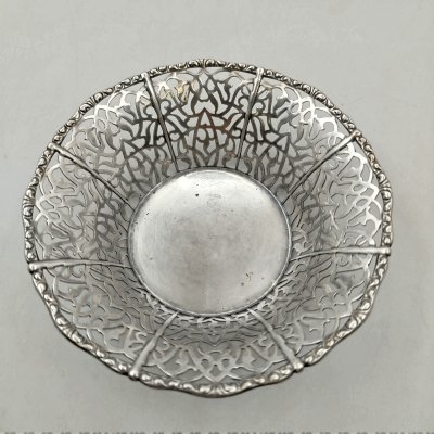 купить Конфетница с ажурным бортом, "Süddeutschen Metallwarenfabrik", металл, серебрение, Германия, 1900-1940 гг.