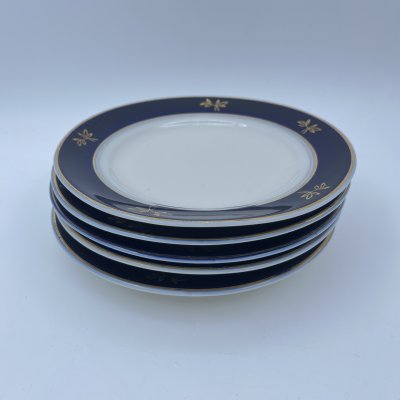 купить Набор десертных тарелок с кобальтовым кантом и золотистым растительным декором на 5 персон, фарфор, крытье, золочение, Дмитровский фарфоровый завод (ДФЗ Вербилки), СССР, 1954-1965 гг.