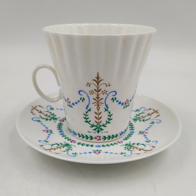 купить Пара кофейная с растительным декором (форма "Одуванчик"), фарфор, деколь, золочение, Ленинградский фарфоровый завод (ЛФЗ), СССР, 1970-1992 гг.