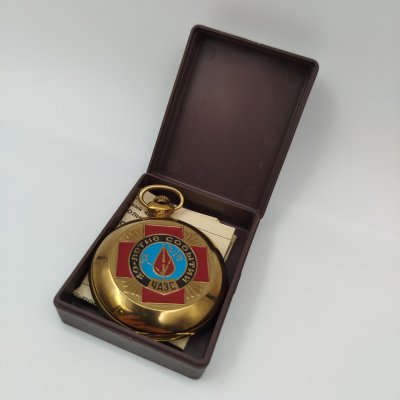 купить Часы карманные "10-летие событий ЧАЭС" в коробке с гаранитийным таллоном, металл, стекло, пластик, бумага, Челябинский часовой завод «Молния», Российская Федерация, 1996 г.