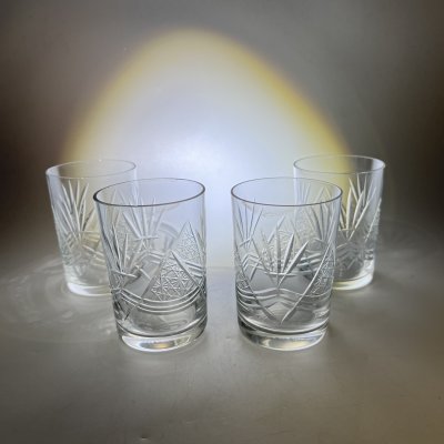 купить Набор из 4 стопок с резным геометрическим декором, стекло, алмазная грань, СССР, 1970-1990 гг.