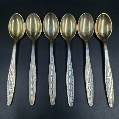 купить Набор из шести чайных ложек с орнаментальным декором на черенках, мНЦ (медь-никель-цинк), золочение, Кольчугинский завод цветных металлов, СССР, 1970-1990 гг.
