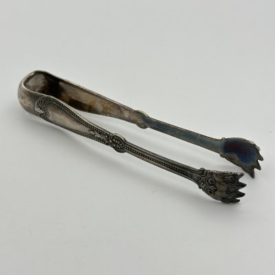 купить Щипцы для сахара в виде звериных лап с растительными декоративными элементами, латунь, серебрение, Fraget (Фабрика серебряных и плакированных изделий Иосифа Фраже), Царство Польское, 1890-1915 гг.