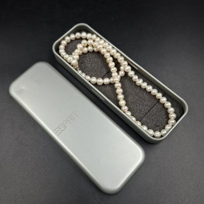 купить Набор из бус и браслета (коробка в подборе), металл, культивированный жемчуг, Россия, 2000-2025 гг.