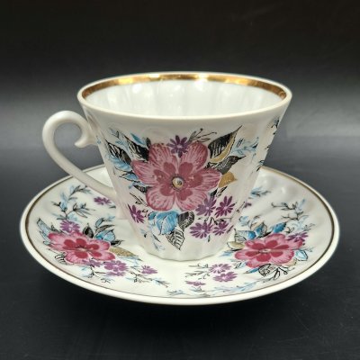 купить Пара чайная "Март", форма "Лучистая", автор формы Н.П. Славина, автор рисунка А.Н. Семенова, фарфор, деколь, золочение, Ленинградский фарфоровый завод (ЛФЗ), СССР, 1970-1992 гг.