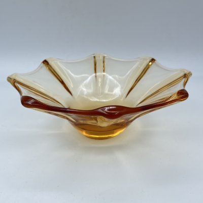 купить Конфетница (вазочка) медового цвета, стекло, Ленинградский завод художественного стекла (ЛЗХС), СССР, 1960-1990 гг.