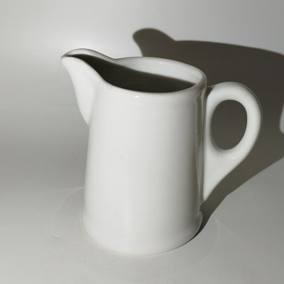 купить Молочник лаконичной формы, фарфор, крытье, C. Tielsch & Co., Германия, 1934-1945 гг.