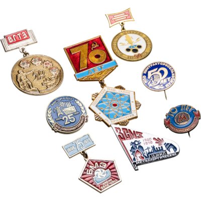 купить Набор начинающего фалериста: подборка 8-ми памятных знаков в честь юбилея производственных объединений, СССР, 1970-1980 гг.