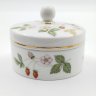 Купить Шкатулка "Земляника", фарфор, деколь, золочение, Wedgwood, Великобритания, 2000-2020 гг.