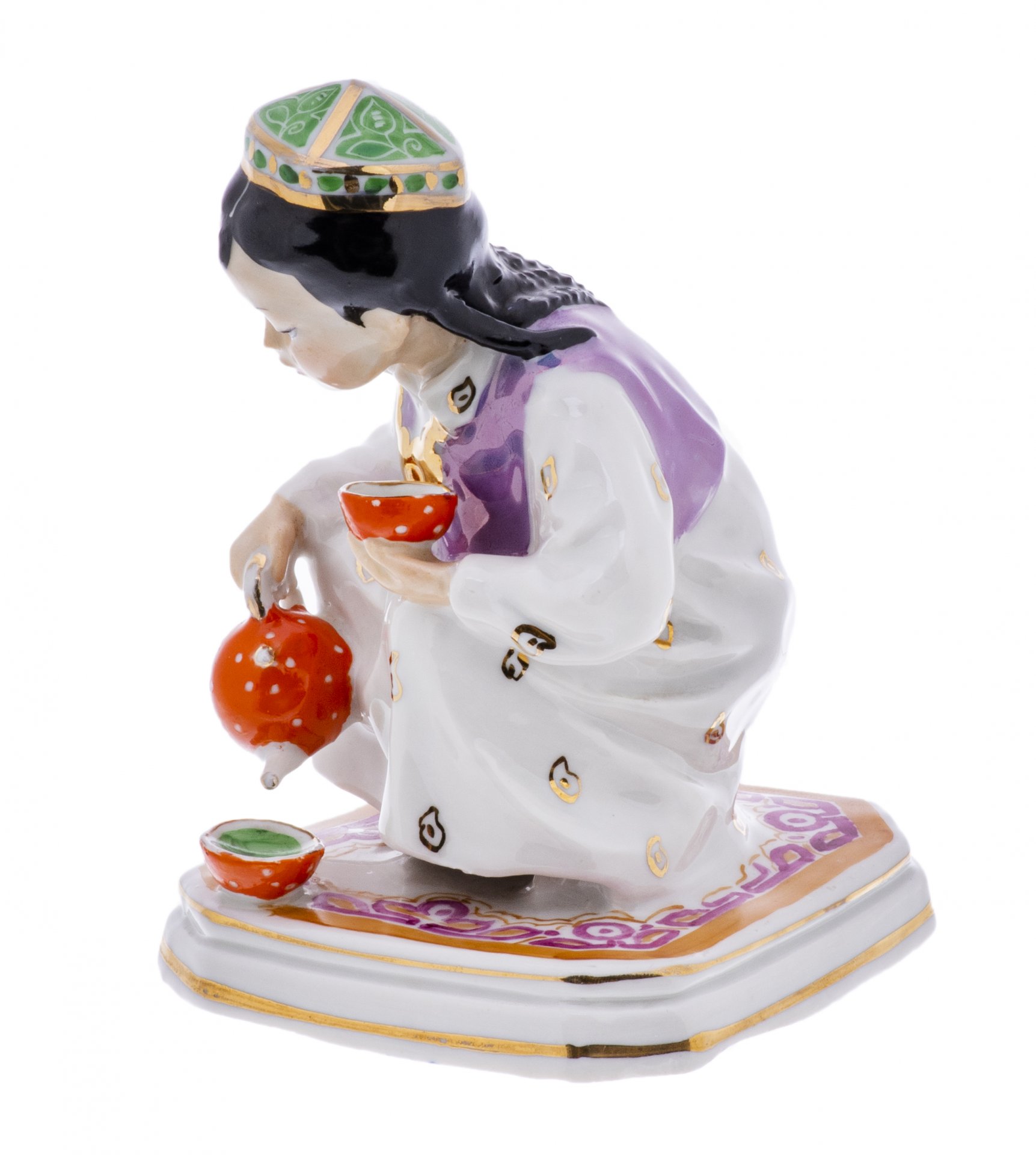 узбечка с чайником дулевский фарфор. узбечка с чайником дулевский фарфор. дулевский фарфор девочка узбечка. статуэтка «маленькая хозяйка» (узбечка с чайником) 1958 года. дулевский фарфор девочка узбечка.