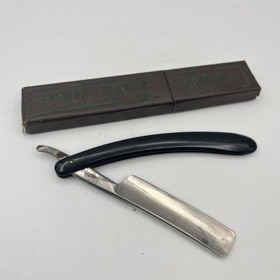 купить Бритва опасная "Яхта" в футляре, сталь, пластмасса, Завод «Труд» (р.п. Вача), СССР, 1950-1960 гг.