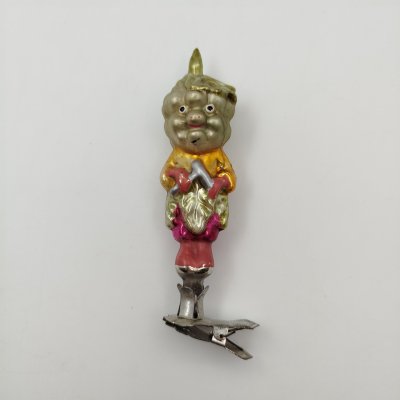 купить Игрушка ёлочная на прищепке «Мастер Виноградинка» («Дядюшка Виноград», «Сапожник Виноград») из серии «Чиполлино», стекло, краска, металл, Артель «Культигрушка», СССР, 1950-1970 гг.