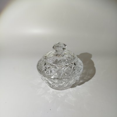 купить Конфетница с крышкой (сахарница) с резным декором, хрусталь, СССР, 1980-2000 гг.