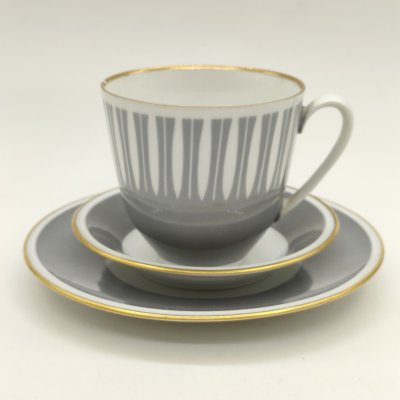 купить Чайное трио, украшенное лаконичным декором, фарфор, крытье, золочение, Weimar Porzellan (Веймарский фарфор), ГДР, 1949-1980 гг.