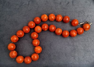 купить Бусы винтажные из крупных круглых элементов, коралл пресованный, металл, СССР, 1960-1980 гг.