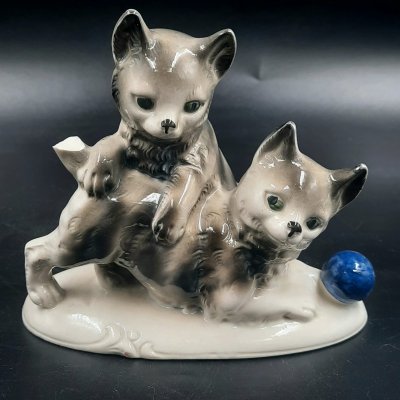 купить Статуэтка "Играющие котята", фарфор, роспись, VEB Porzellanfiguren Lippelsdorf (Липпельсдорф), Германия, 1951-1974 гг.