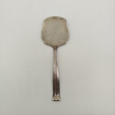 купить Лопатка сервировочная фигурной формы, мельхиор (медь-никель), Киевский завод столовых приборов и посуды им. Дзержинского (ЗiД, ЗиД), СССР, 1960-1980 гг.