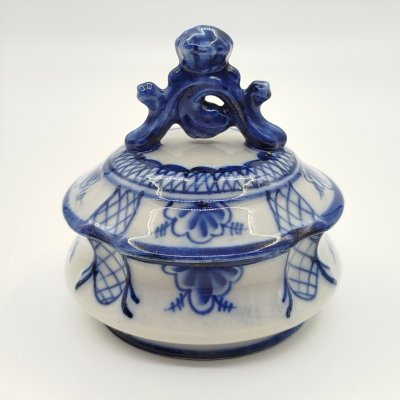 купить Шкатулка с цветочным декором, Гжель, фарфор, роспись, Россия, 1991-2015 гг.