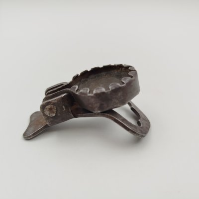 купить Открывалка для пробочных бутылок, Механический завод, Г. Тбилиси, металл, полимерный материал, СССР, 1940-1960 гг.