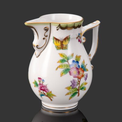 купить Молочник из сервиза "Королева Виктория", фарфор, роспись, золочение, Herend (Херенд), Венгрия, 2010-2020 гг.