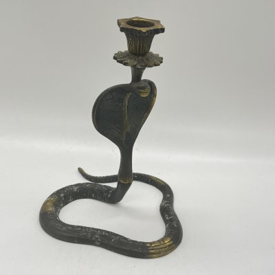 купить Подсвечник на одну свечу в виде кобры, металл, литье, Азия, 1970-2000 гг.