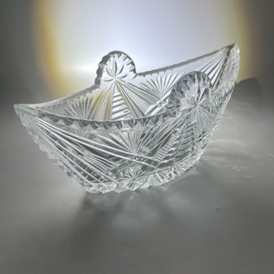 купить Салатник в форме ладьи с резным геометрическим декором, хрусталь, алмазная грань, СССР, 1970-1991 гг.
