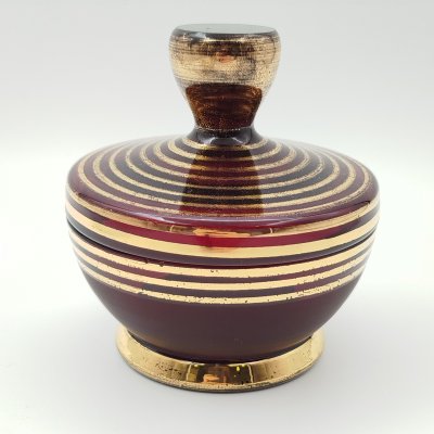 купить Шкатулка рубинового цвета с декором в полоску, стекло, золочение, Чехословакия, 1950-1980 гг.