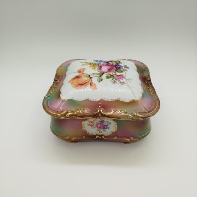 купить Шкатулка квадратной формы с цветочным декором, фарфор, деколь, крытье, золочение, Martinroda Friedrich Eger & Co. (PM), ГДР, 1950-1980 гг.