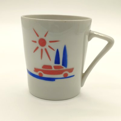 купить Бокал чайный/чашка с изображением автомобилей, фарфор, аэрография, Городницкий фарфоровый завод, СССР, 1962-1972 гг.