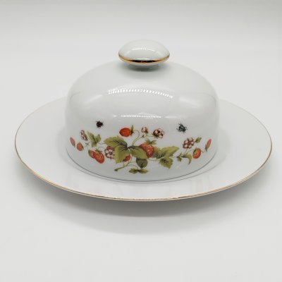 купить Масленка "Клубника и божьи коровки", фарфор, деколь, золочение, Graf Von Henneberg Porzellan, 1777 Jlmenau, ГДР, 1973-1977 гг.