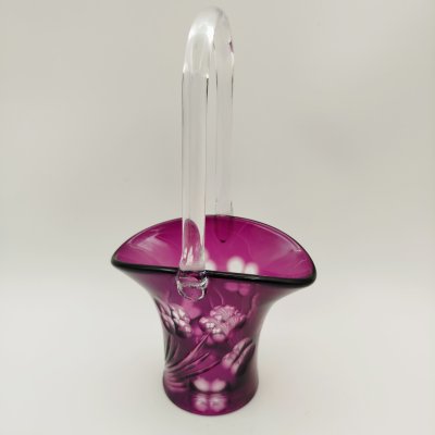 купить Конфетница в форме корзины фиолетового оттенка с резным растительным декором, хрусталь, резьба, Германия, 1970-1990 гг.