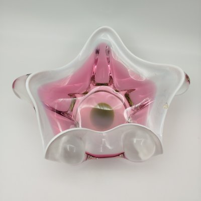 купить Конфетница оригинальной формы в розово-зелёной гамме, Хржибский стекольный завод (Chřibská), дизайнер Йозеф Господка (Josef Hospodka), стекло, гутная техника, Чехословакия, 1960-1980 гг.