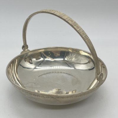 купить Орешница круглой формы с ручкой, мельхиор (медь-никель), Московский завод ювелирных и металлических изделий (МЮЗ), СССР, 1970-1980 гг.