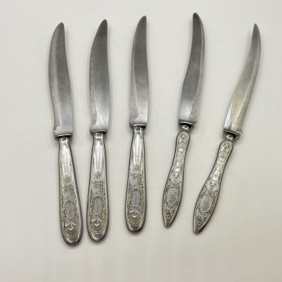 купить Набор из 5 столовых ножей с фигурным изображением на ручке (подбор), сталь, Павловский завод художественных металлоизделий им. С.М. Кирова, СССР, 1960-1980 гг.