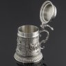 Купить Кружка пивная с крышкой, украшенная рельефными изображениями пивоварения и дегустации, компания SKS, олово, Германия, 1990-2000 гг.